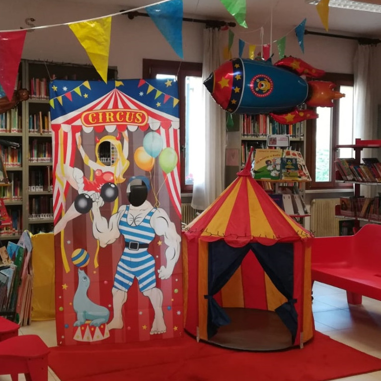 Carnevale in biblioteca