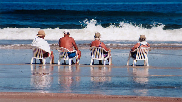 anziani al mare