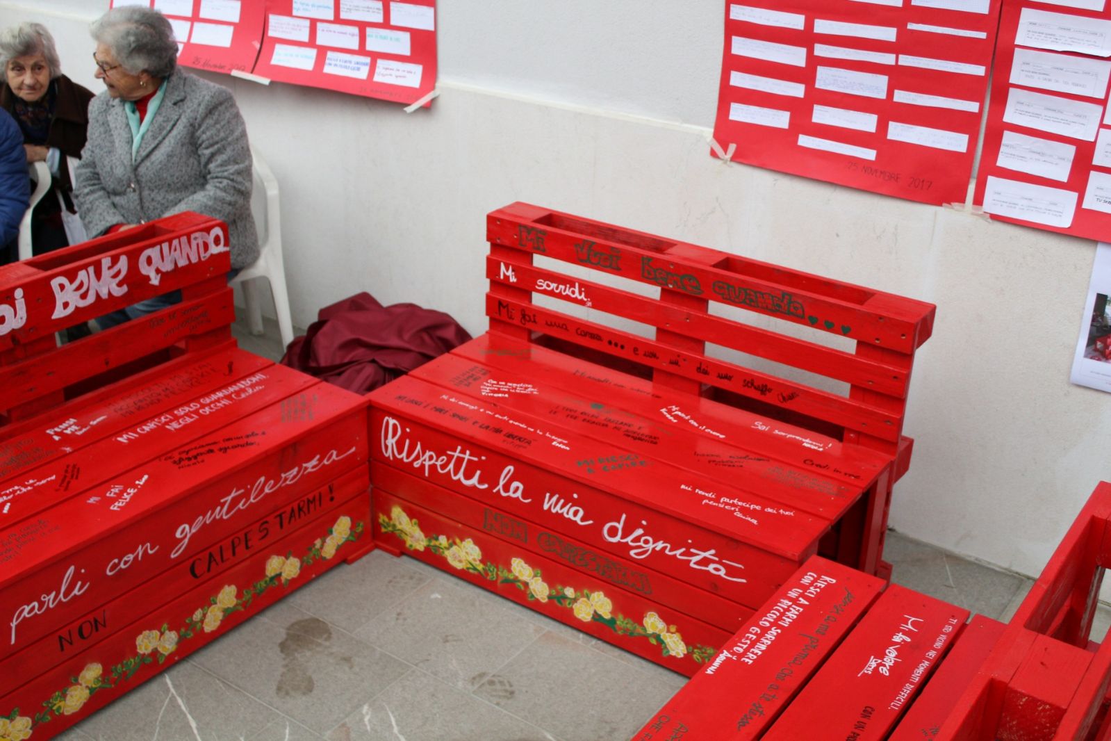 Panchina rossa contro la violenza sulle donne