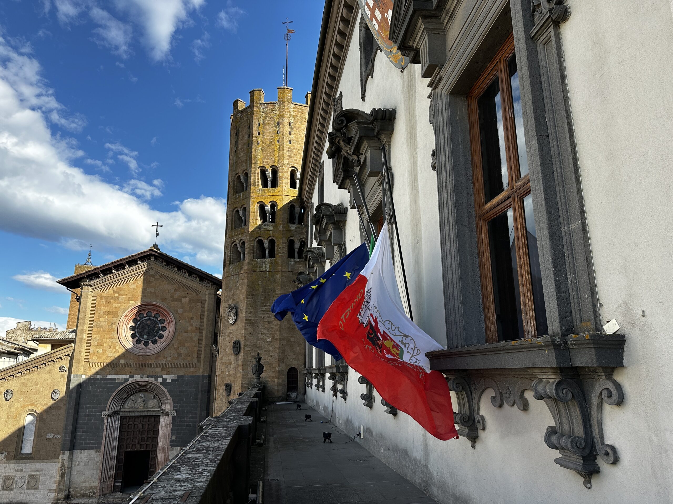 Bandiere-e-mezzasta-scaled 2809