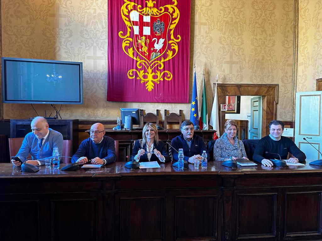 Giunta-conferenza-stampa 4161